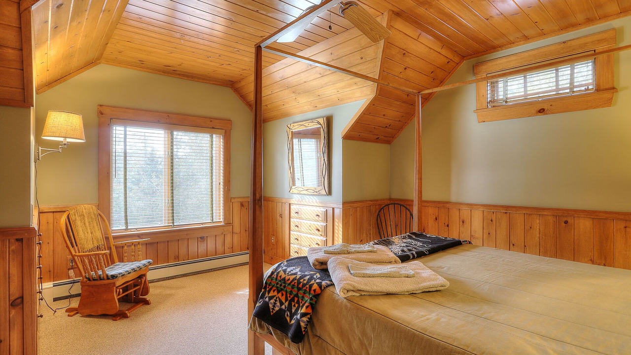 Photo of Bedroom in Oquossoc