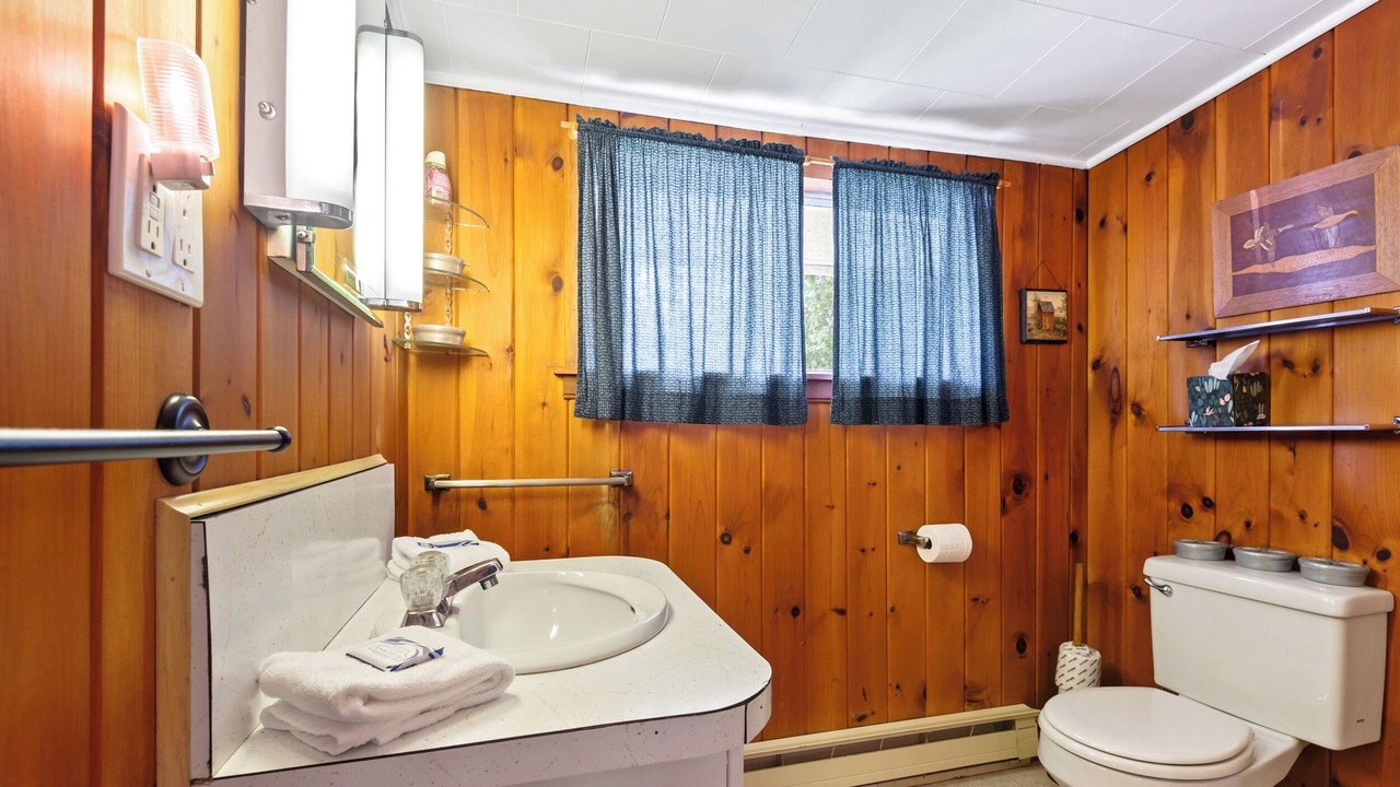 Photo of Bathroom in Oquossoc