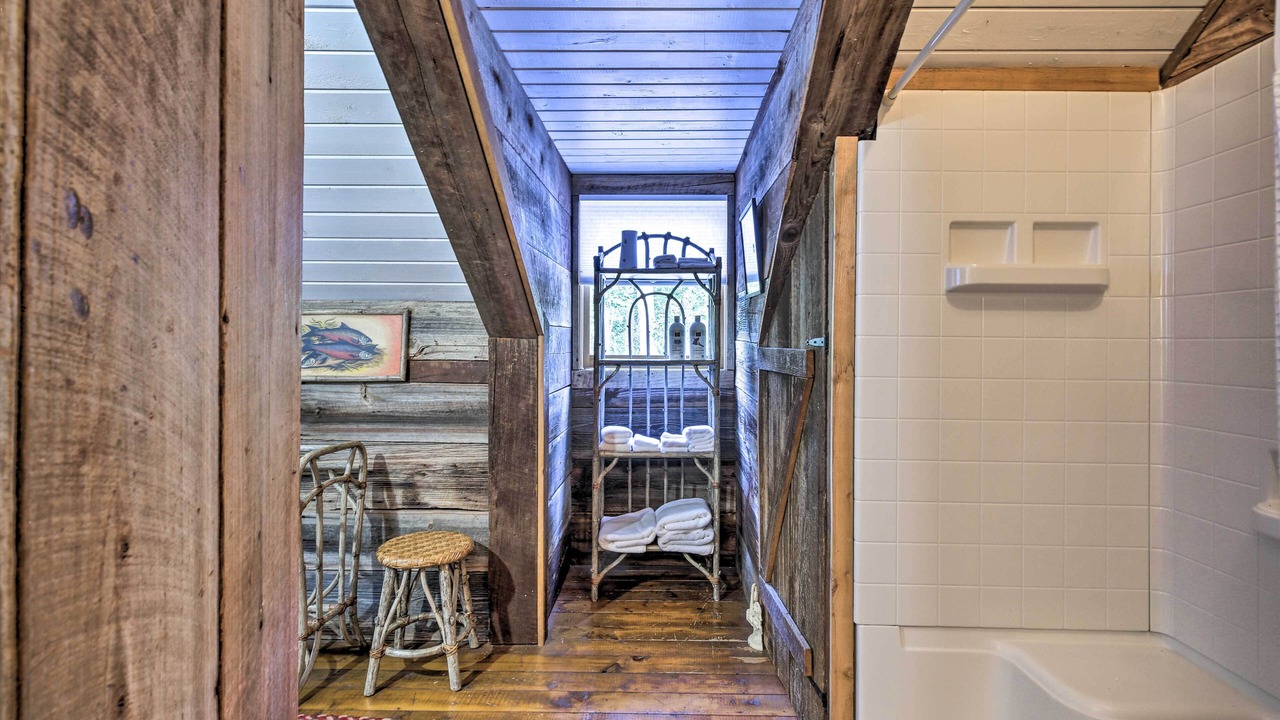 Photo of Bathroom in Mableton