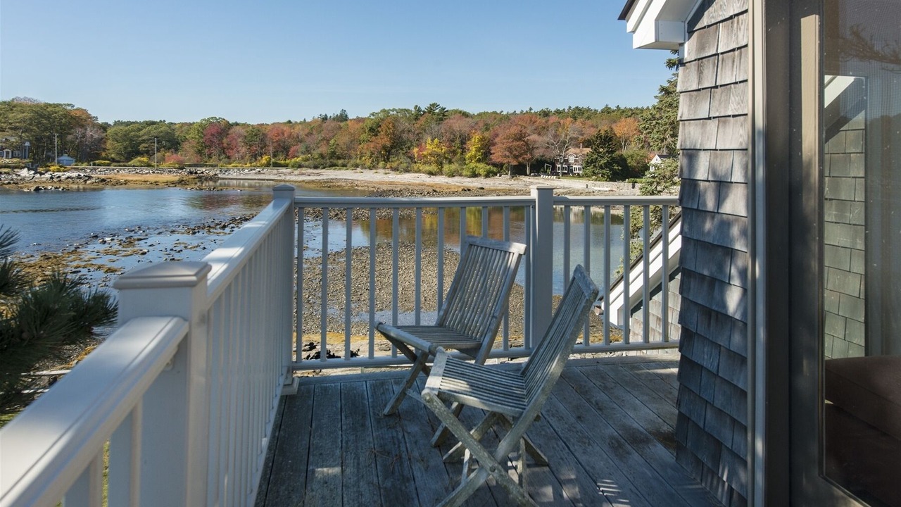 Photo of Patio Balcony in Pond Cove