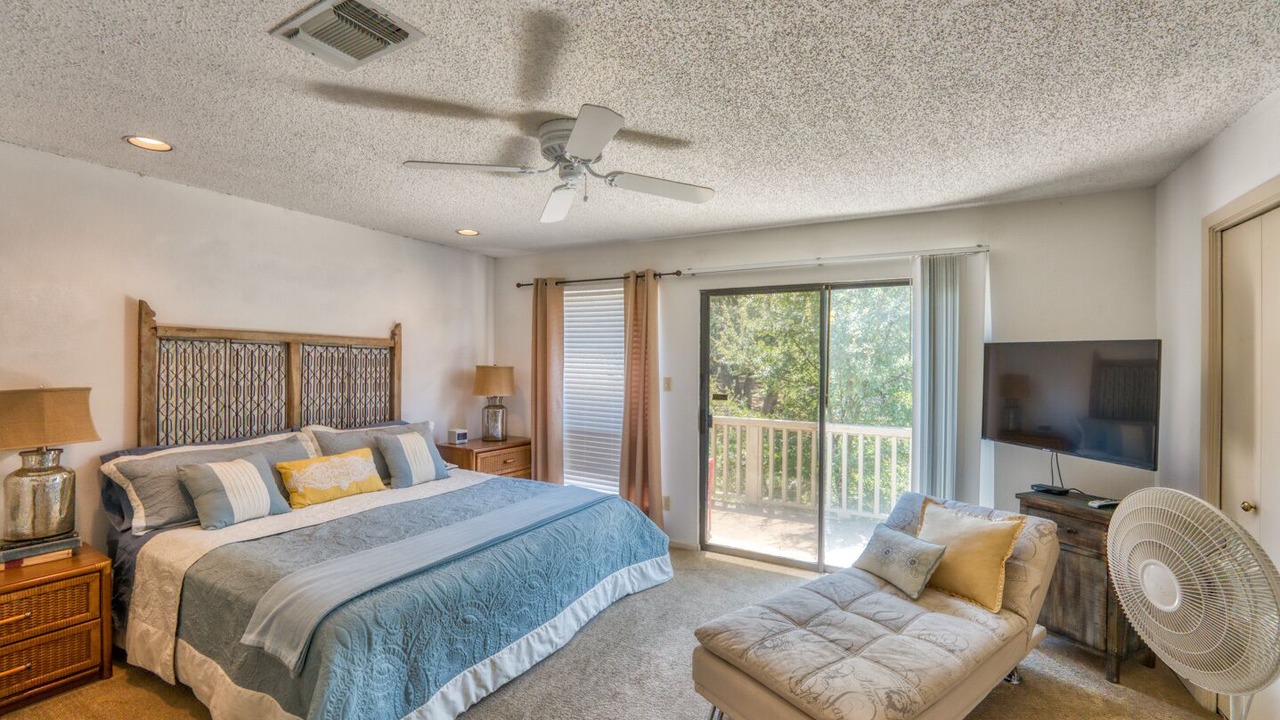 Photo of Bedroom in Horseshoe Bay