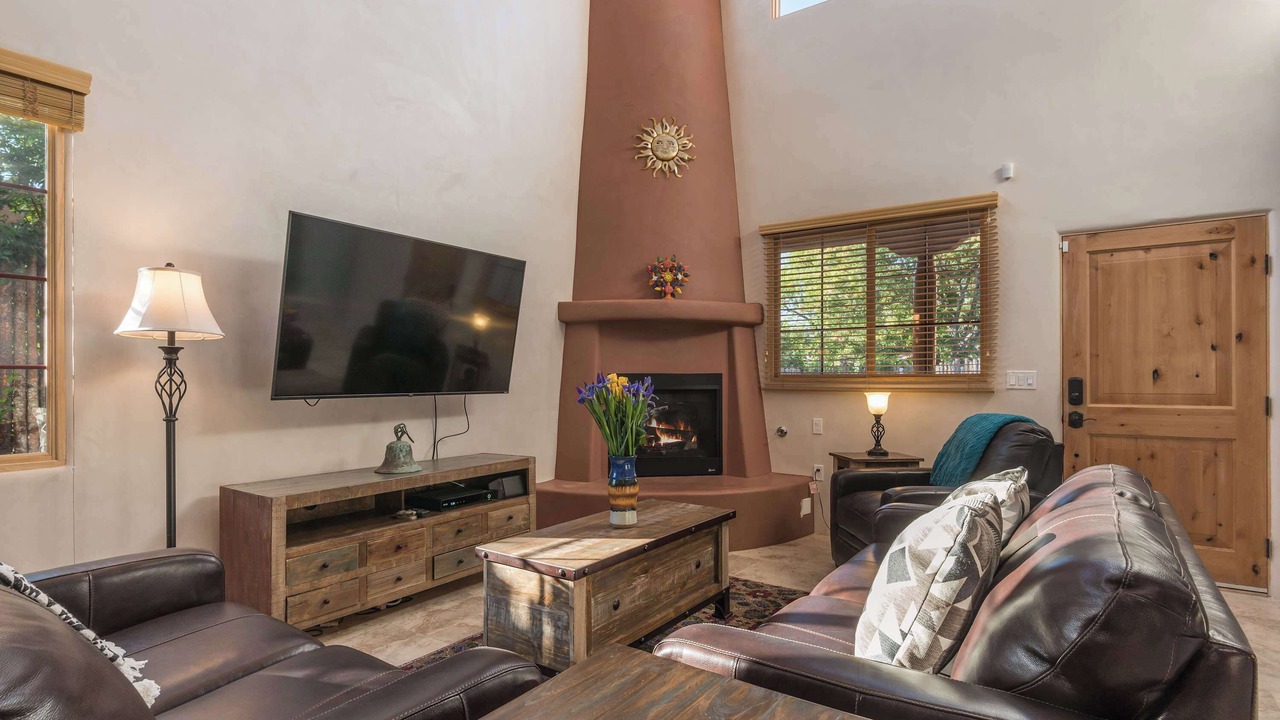 Photo of Livingroom in Northeast Santa Fe