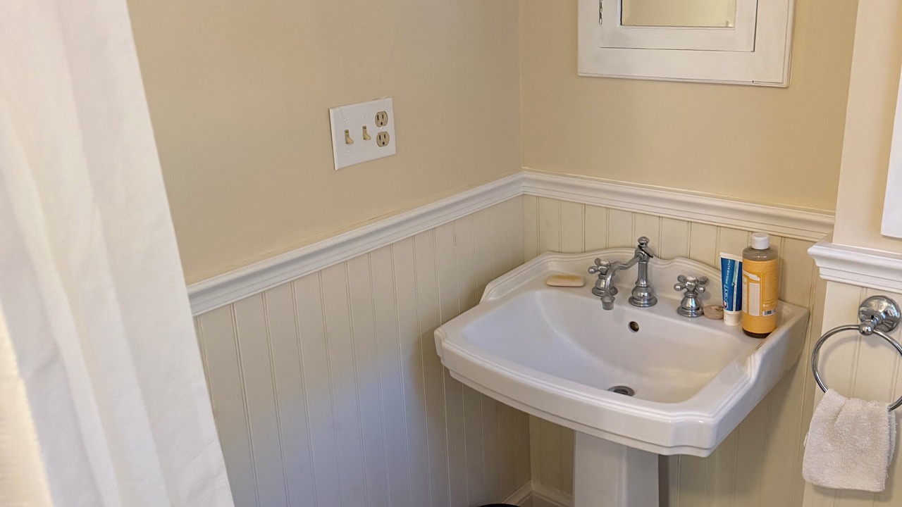 Photo of Bathroom in Isle of Springs