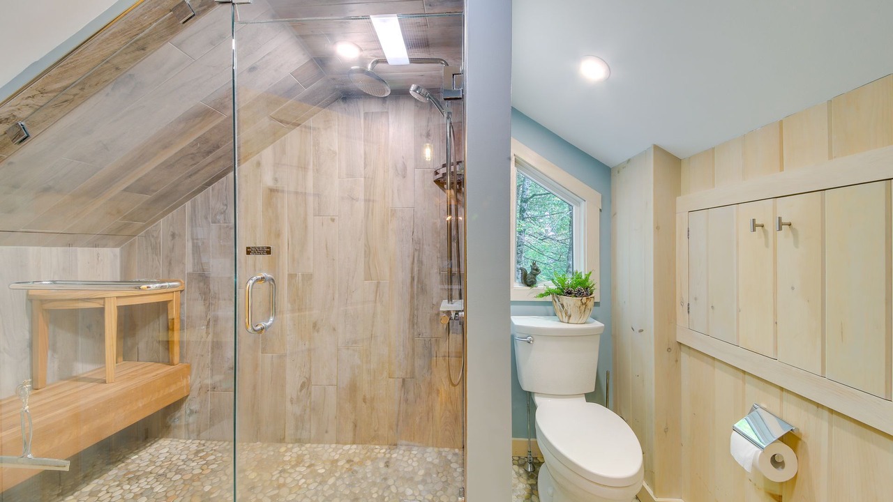 Photo of Bathroom in Embden