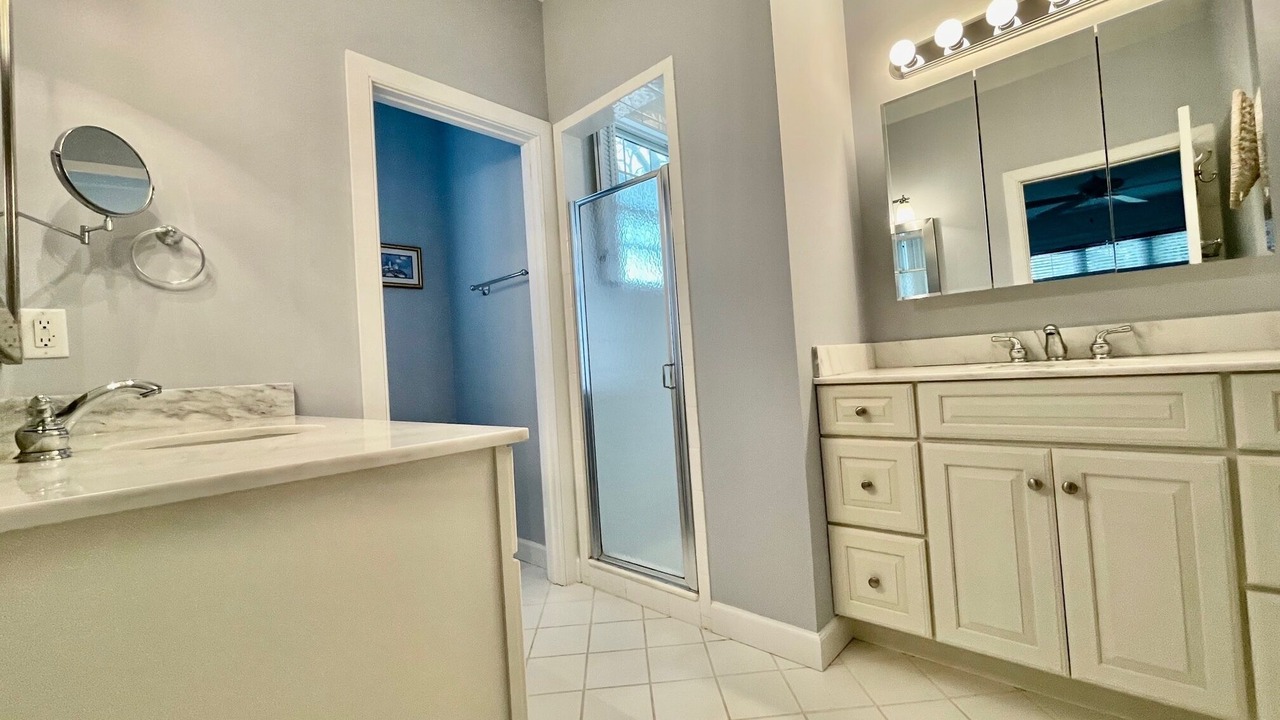 Photo of Bathroom in Country Club Estates