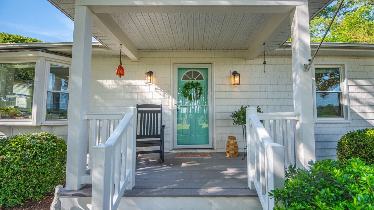 Photo of Patio Balcony in Deltaville