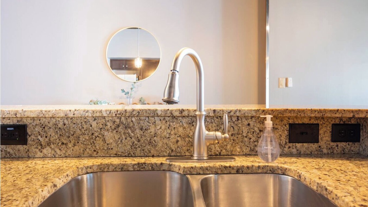 Photo of Bathroom in Weinland Park