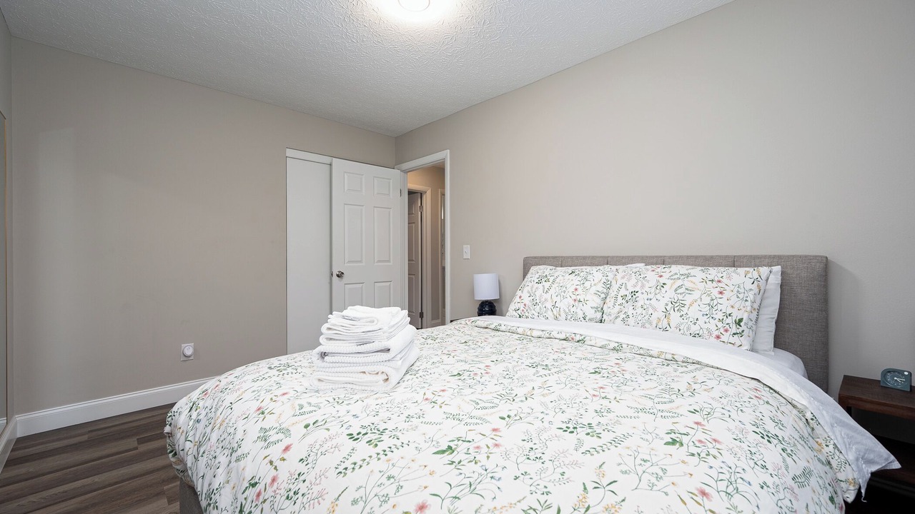 Photo of Bedroom in Royal Manor