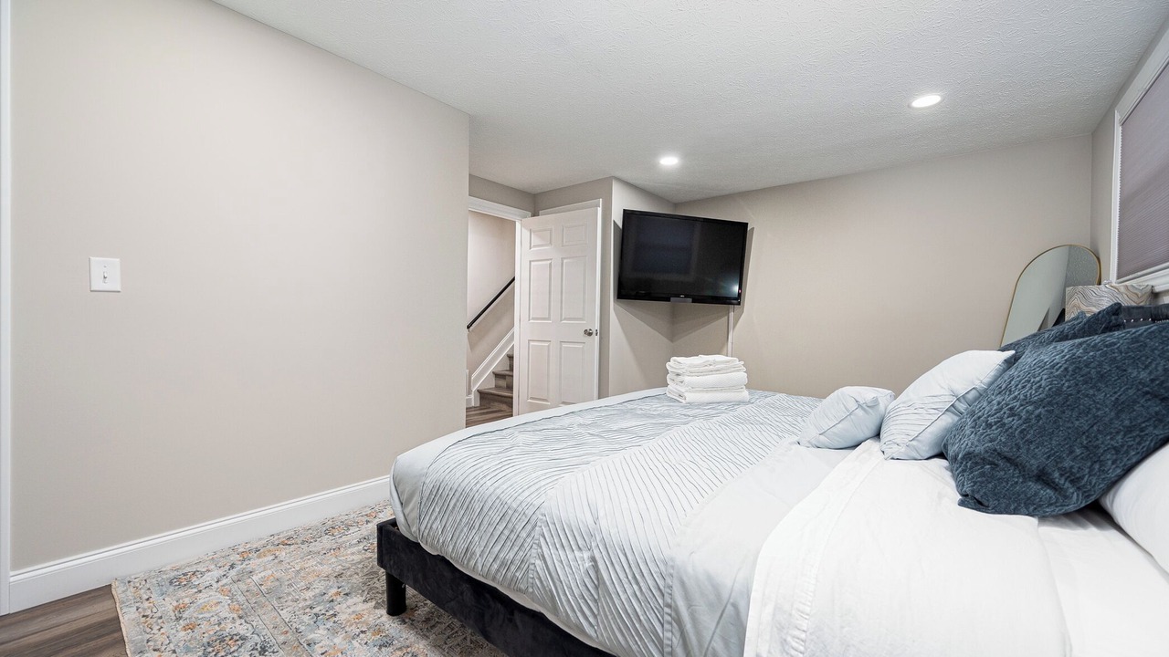 Photo of Bedroom in Royal Manor