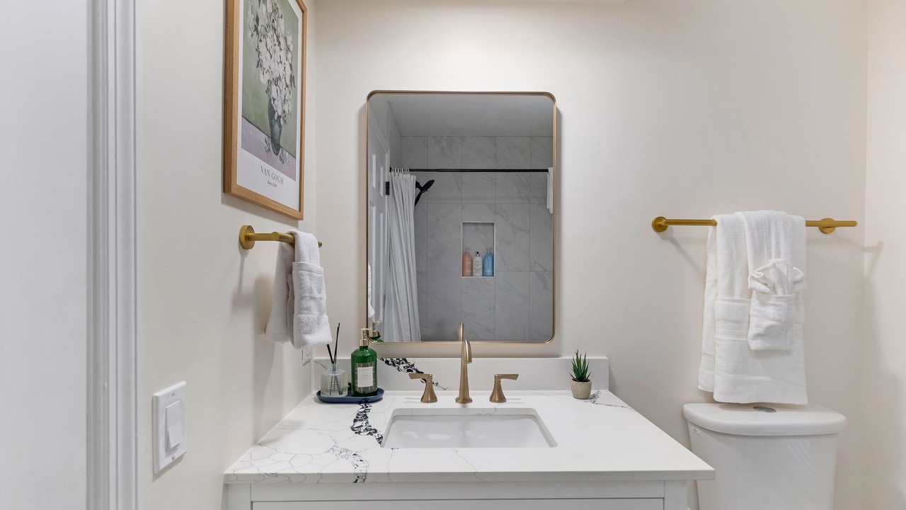 Photo of Bathroom in Summit Station
