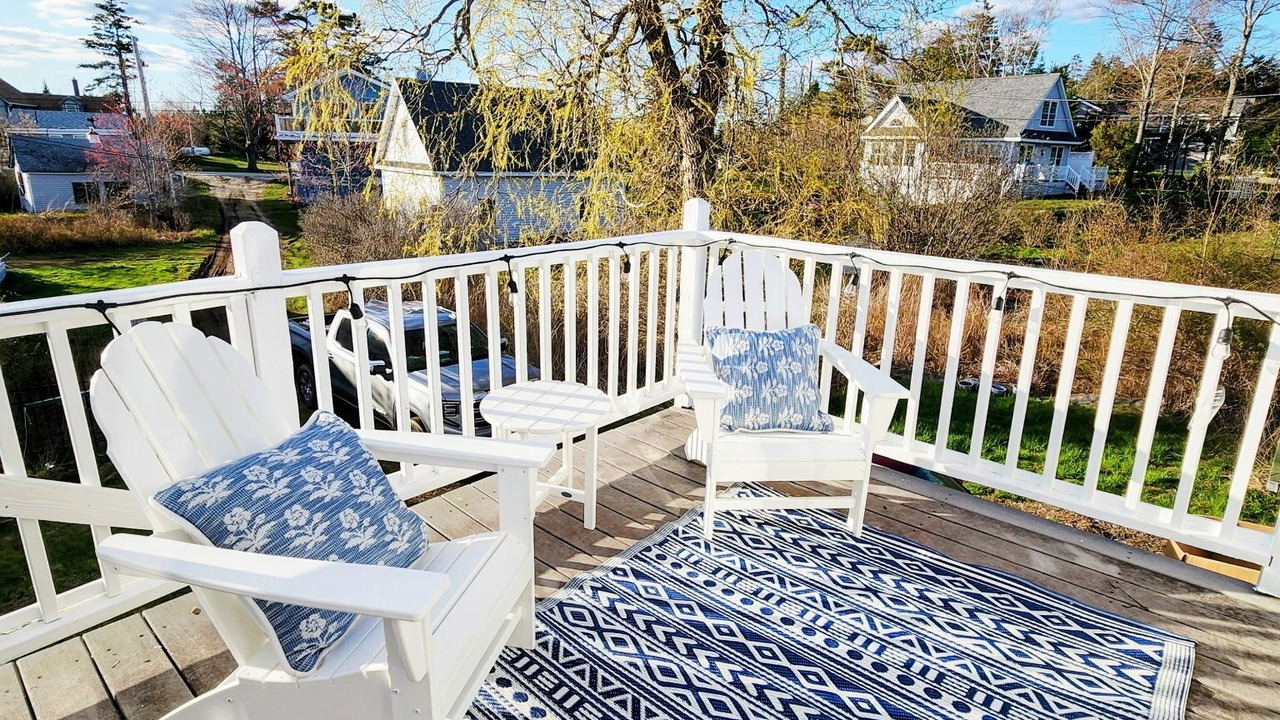 Photo of Patio Balcony in Mid-Coast and Islands