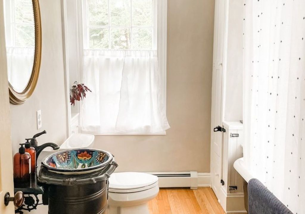 Photo of Bathroom in Mid-Coast and Islands