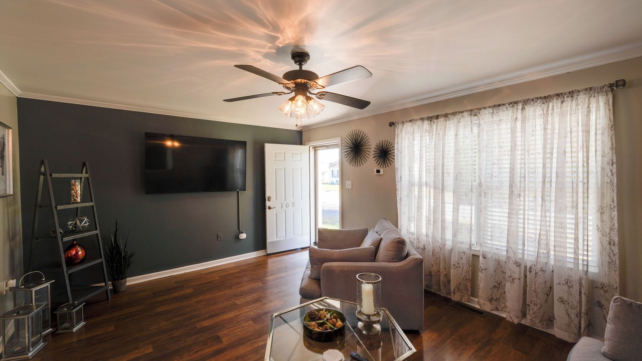 Photo of Livingroom in Milton