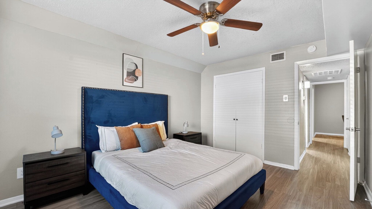 Photo of Bedroom in Lake Highlands