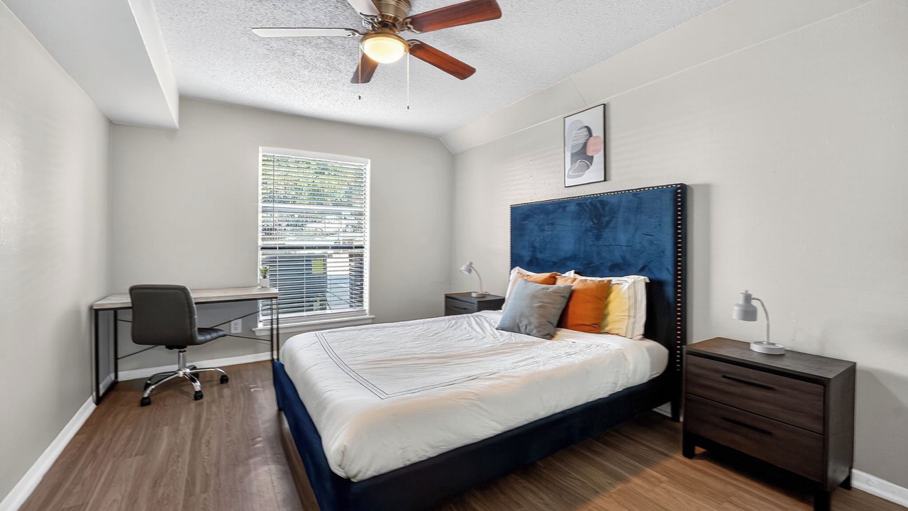 Photo of Bedroom in Lake Highlands