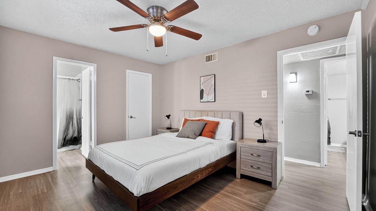 Photo of Bedroom in Lake Highlands