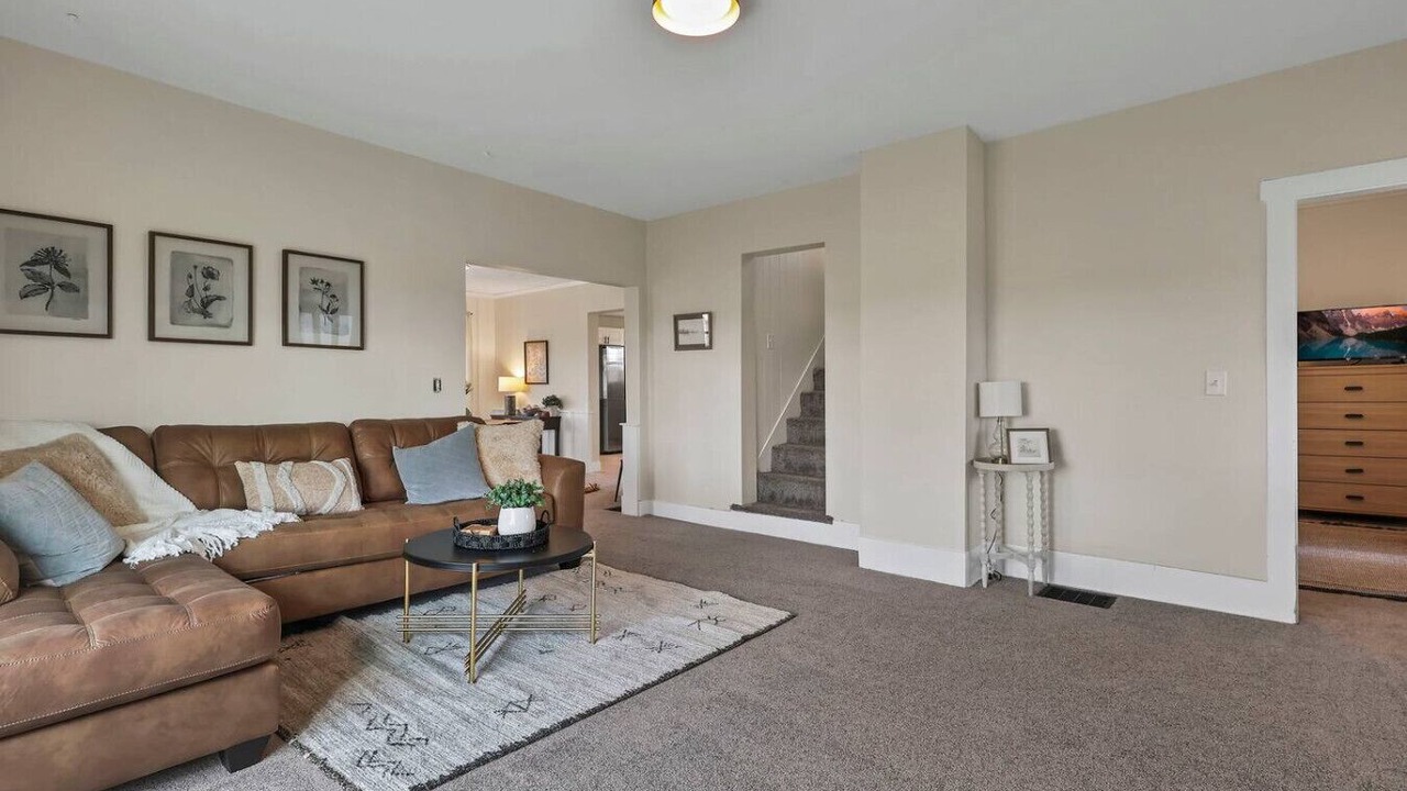 Photo of Livingroom in Pataskala