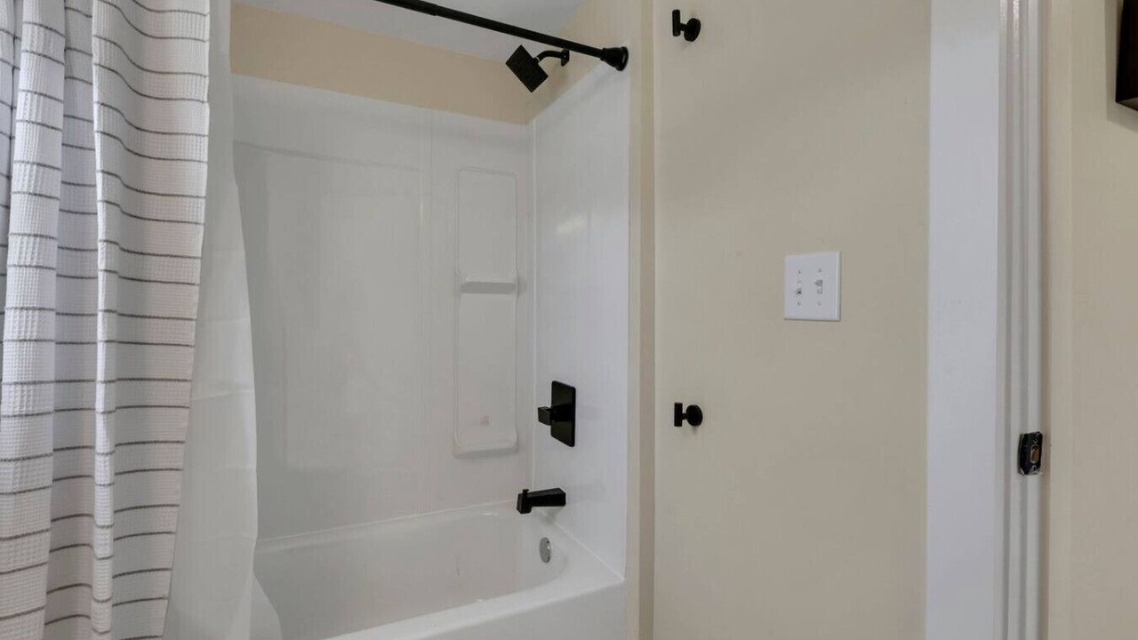 Photo of Bathroom in Pataskala