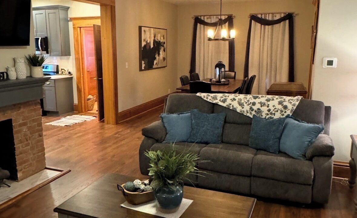 Photo of Livingroom in Ashville