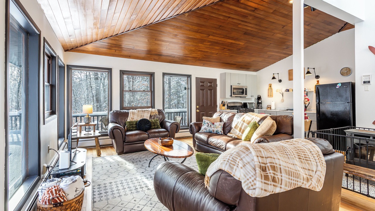 Photo of Livingroom in East Haven  Rutland County