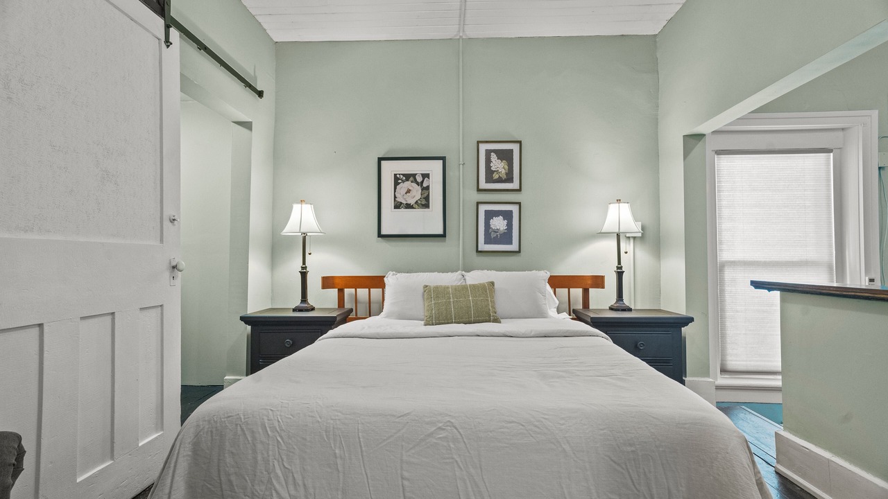 Photo of Bedroom in Newark