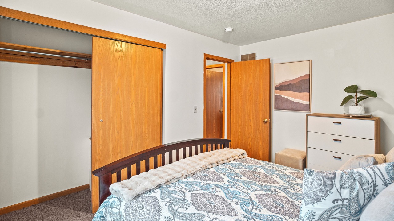 Photo of Bedroom in Newark