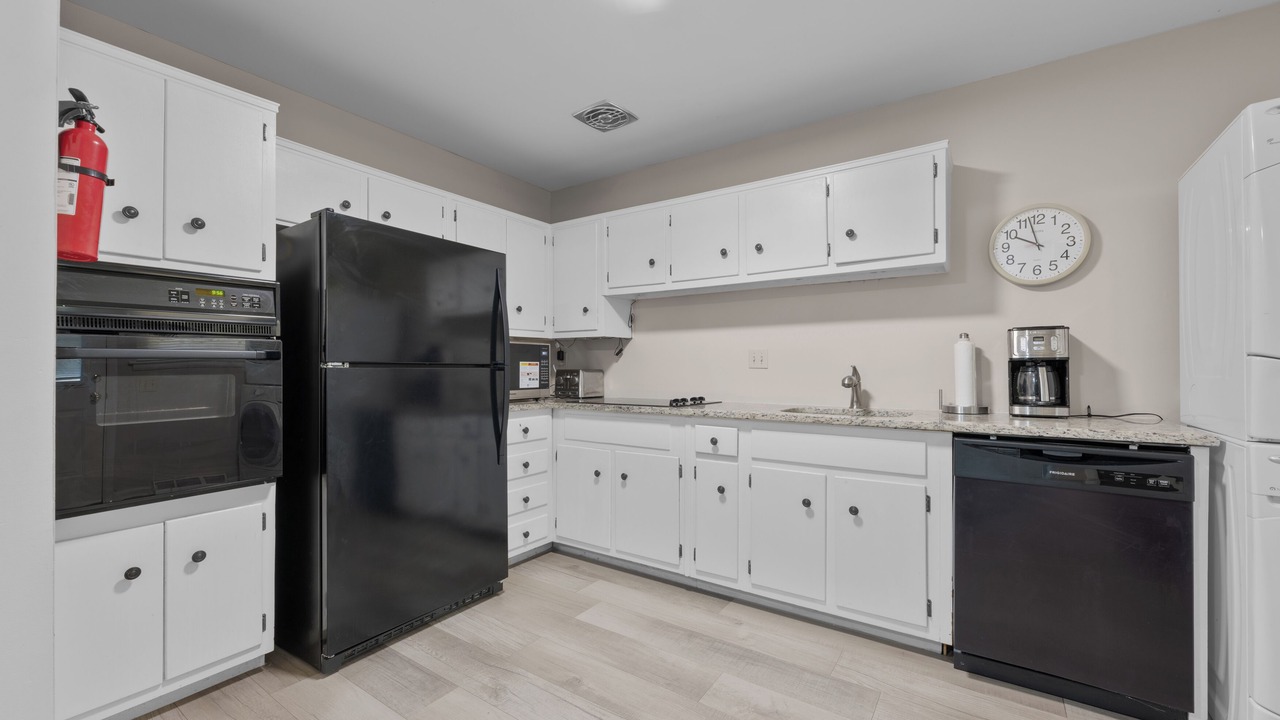 Photo of Kitchen in Summit Station