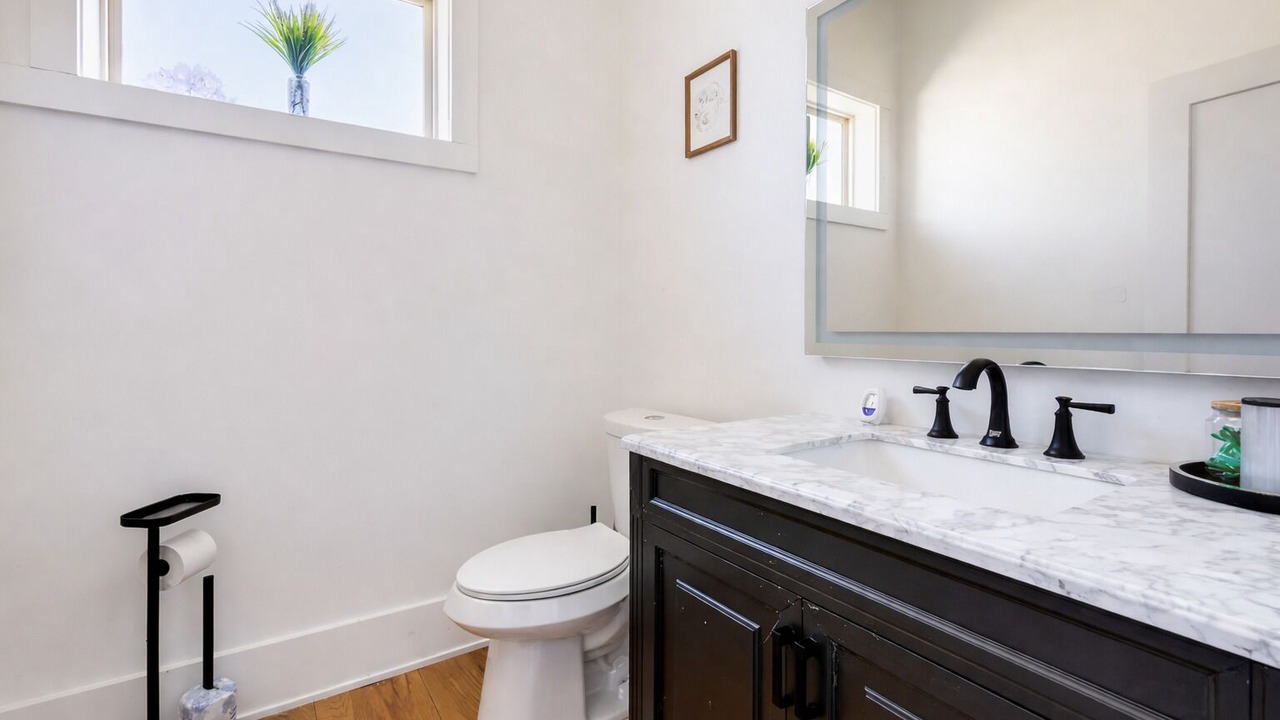Photo of Bathroom in Jefferson Park