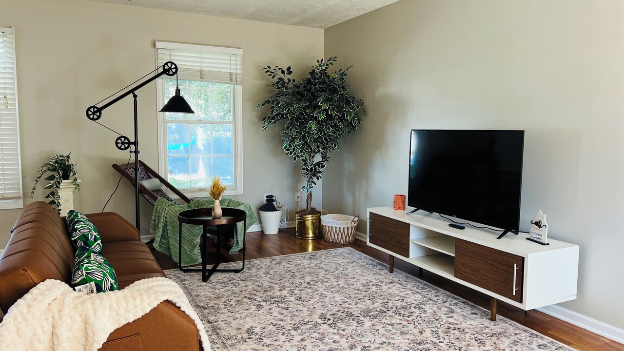 Photo of Livingroom in Lewis Center