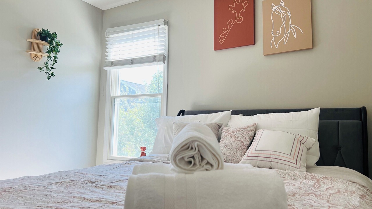 Photo of Bedroom in Lewis Center