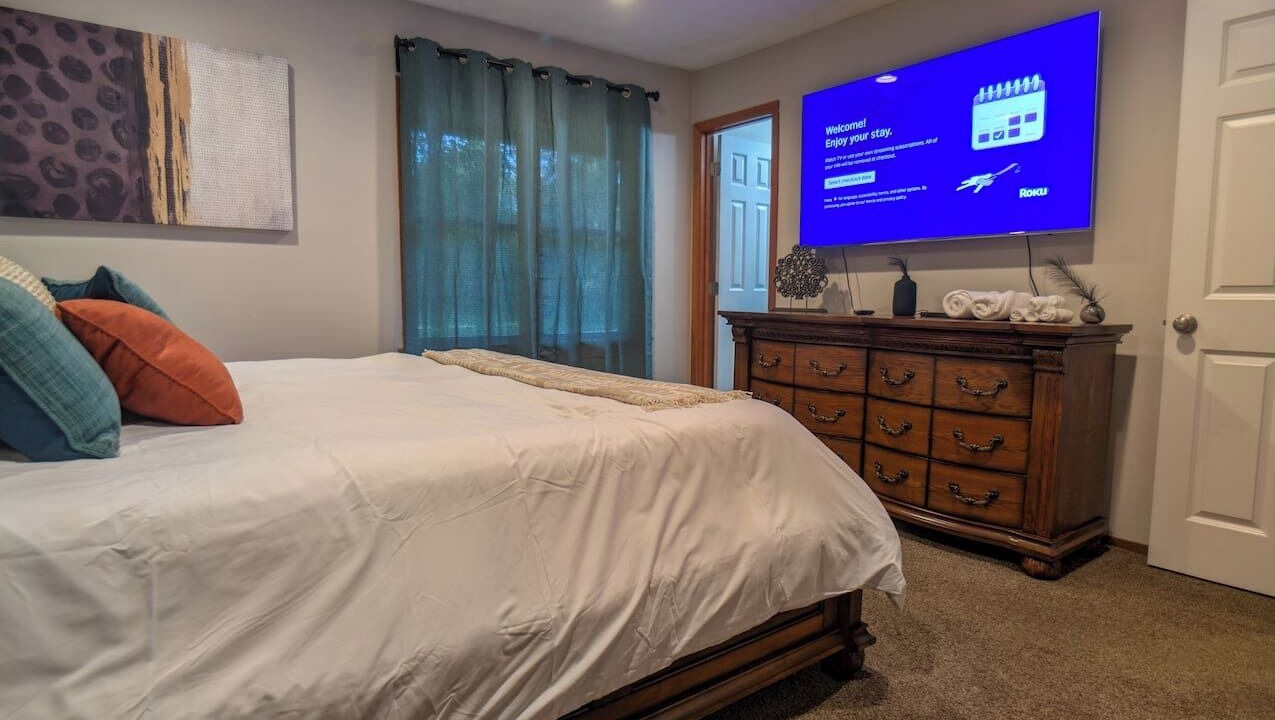 Photo of Bedroom in Summit Station