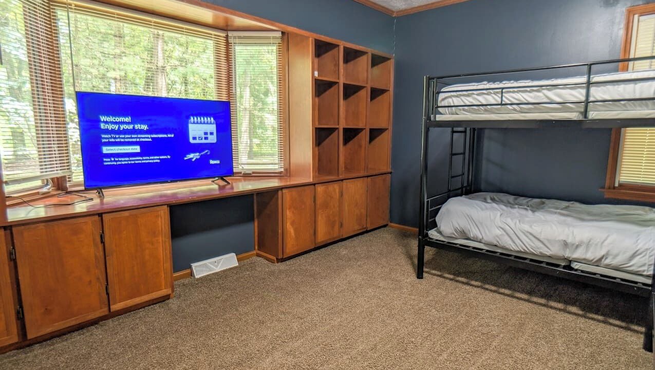 Photo of Bedroom in Summit Station
