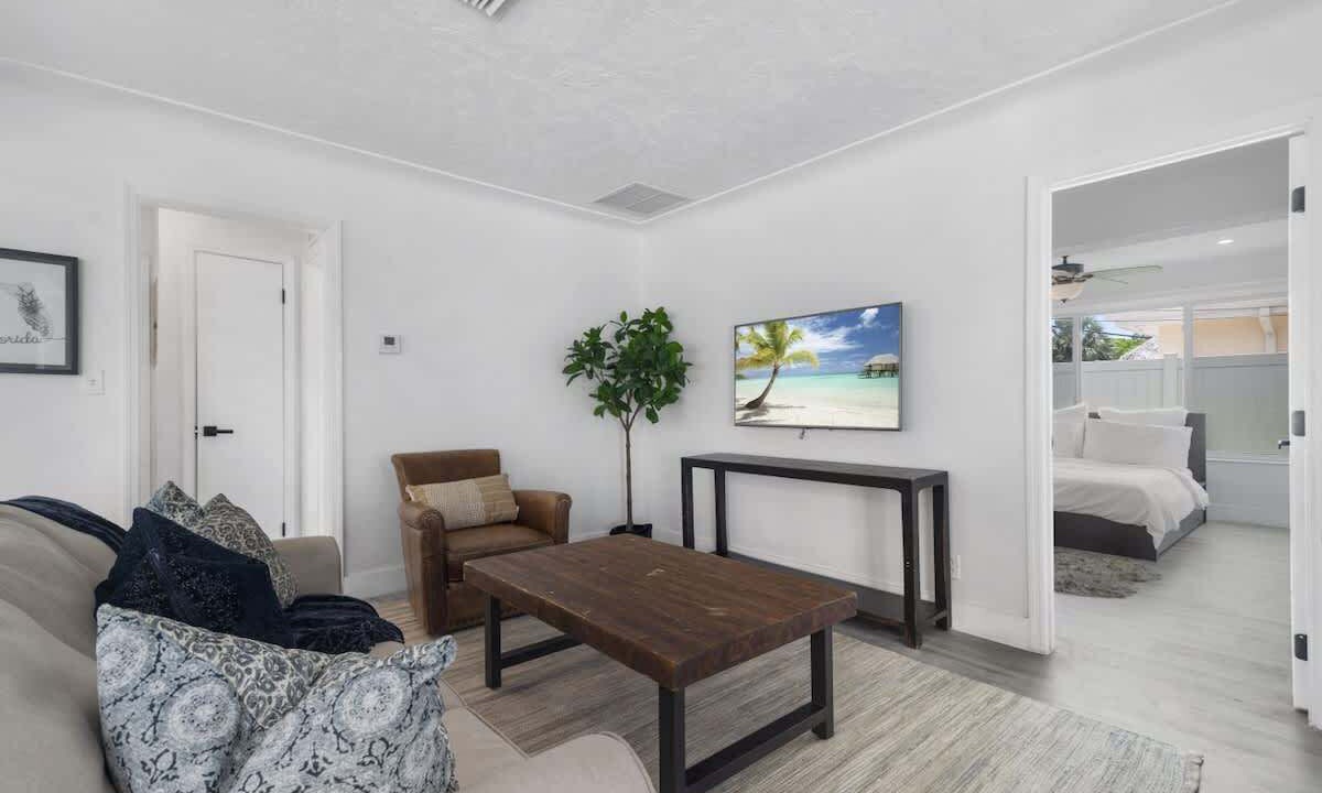 Photo of Bedroom in Pompano Isles