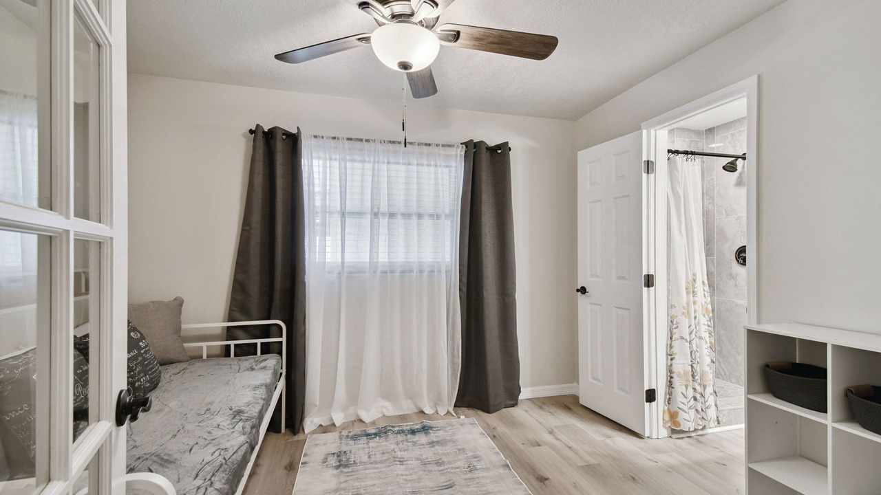 Photo of Bedroom in Sun Bay South