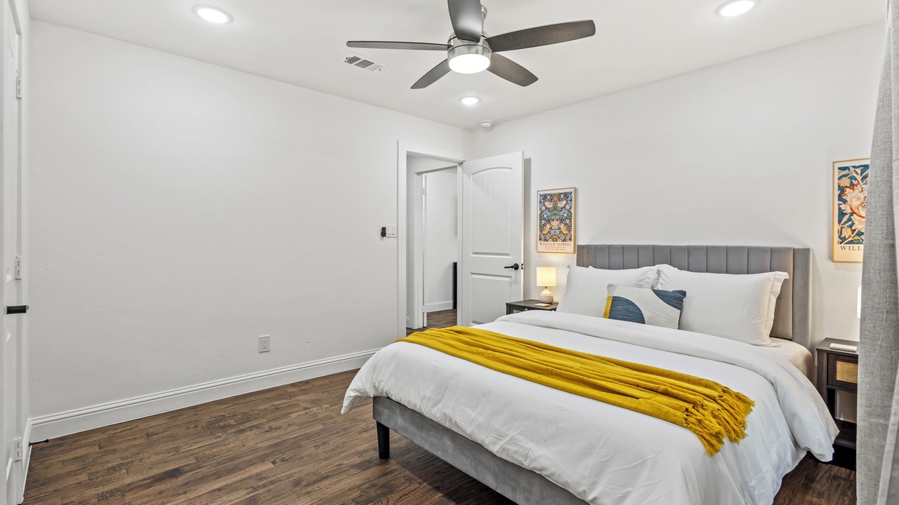 Photo of Bedroom in Lake Highlands