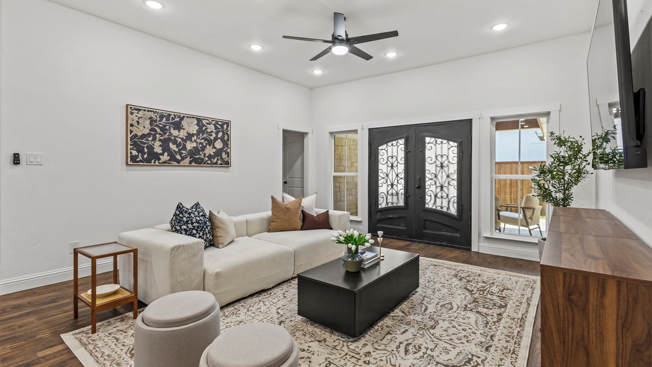Photo of Livingroom in Lake Highlands