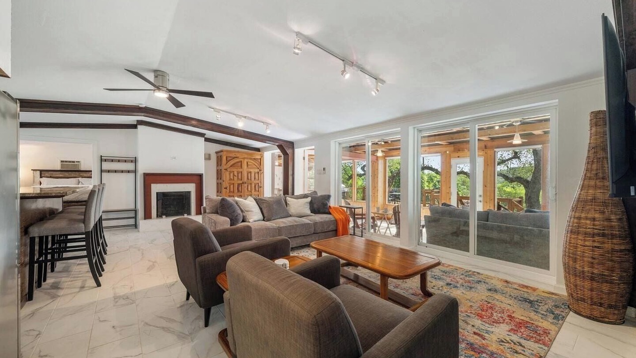 Photo of Livingroom in Spicewood