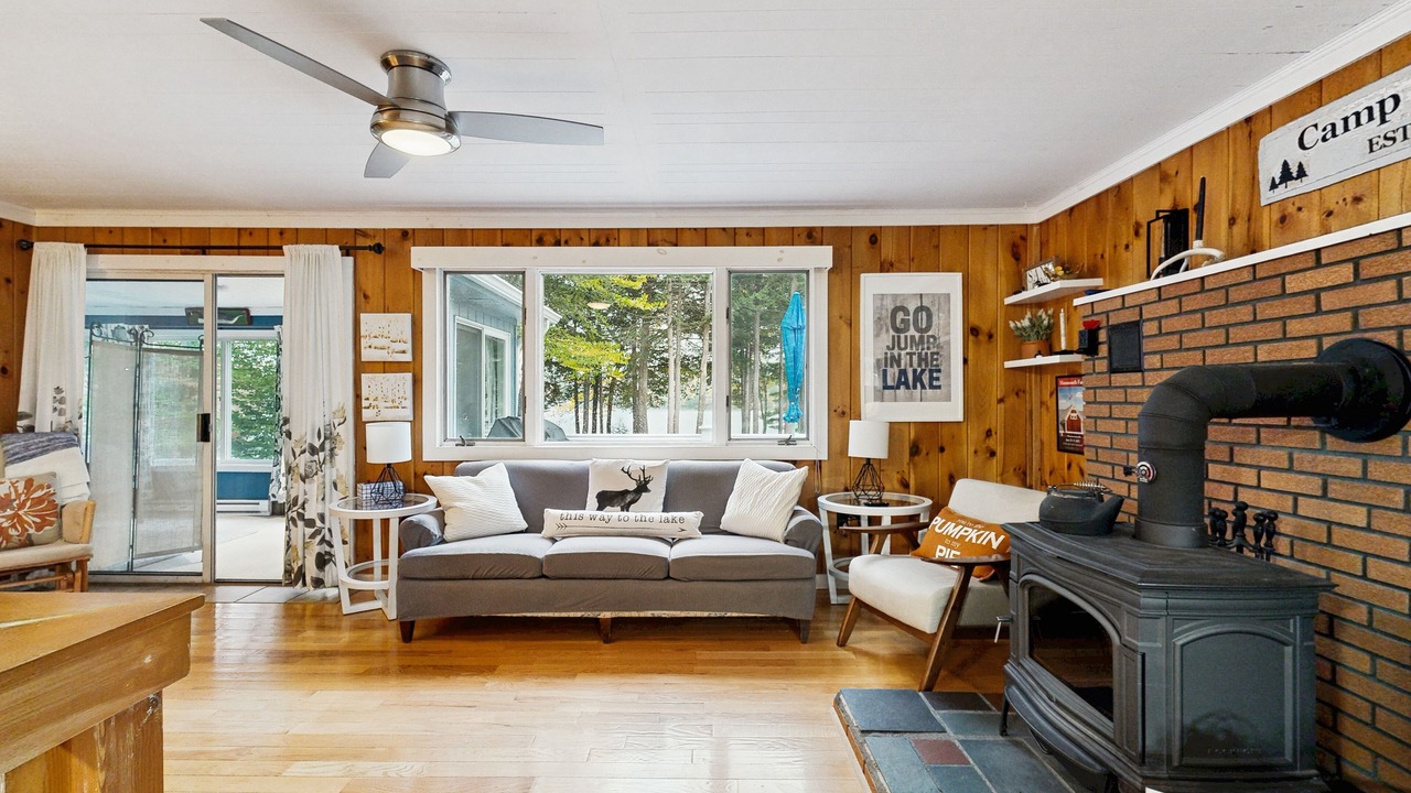 Photo of Livingroom in Monmouth