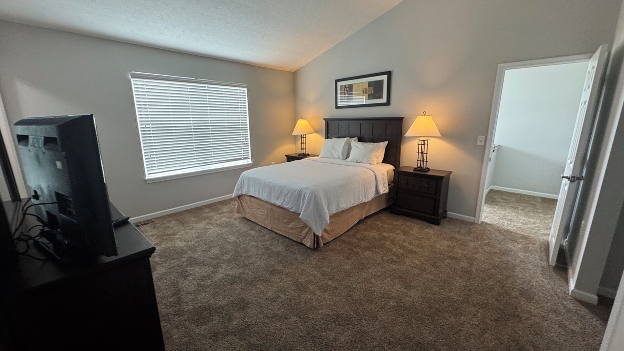 Photo of Bedroom in Lewis Center