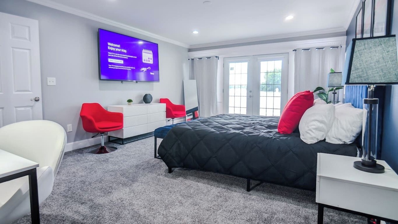 Photo of Bedroom in Summit Station