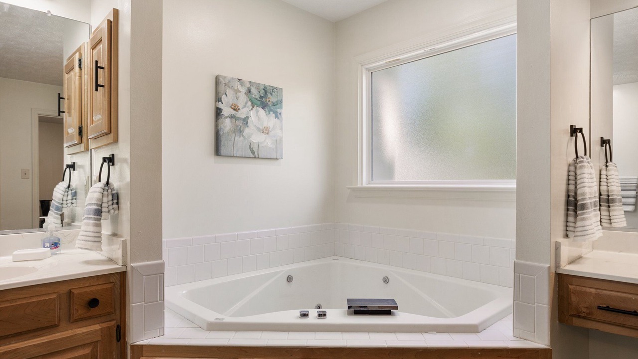 Photo of Bathroom in Fox Hill - Grandview