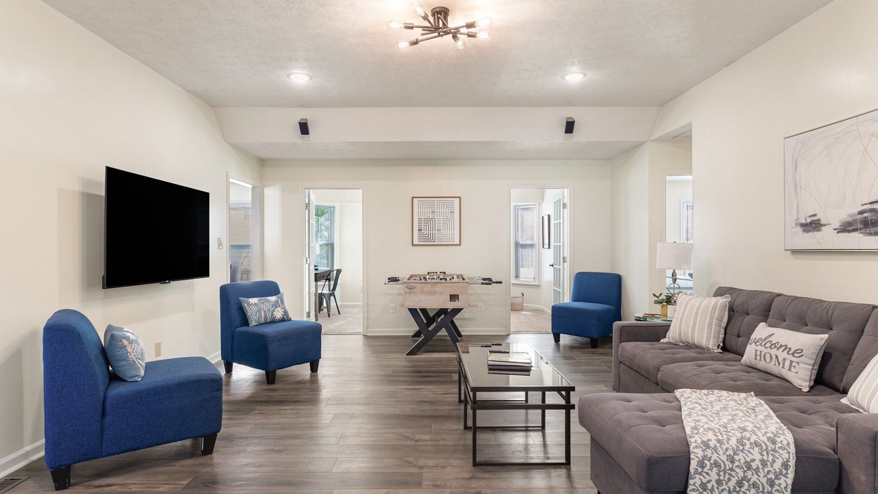 Photo of Livingroom in Fox Hill - Grandview