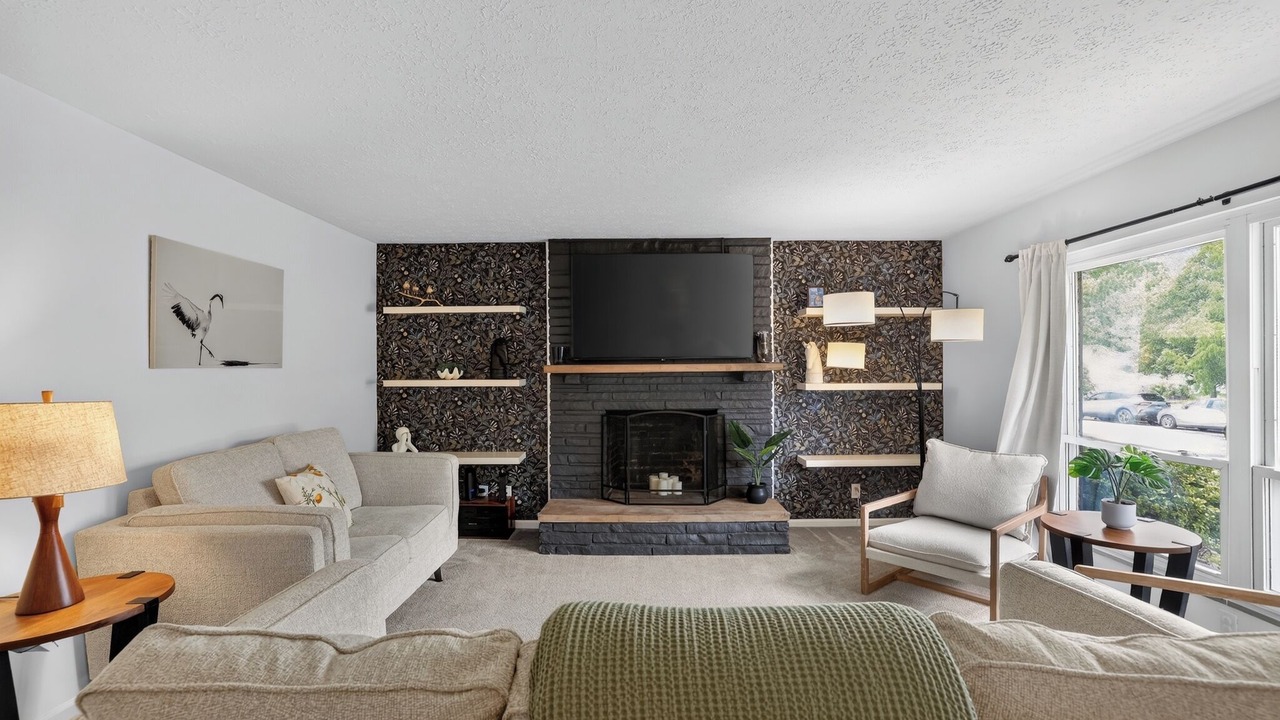 Photo of Livingroom in Grove City