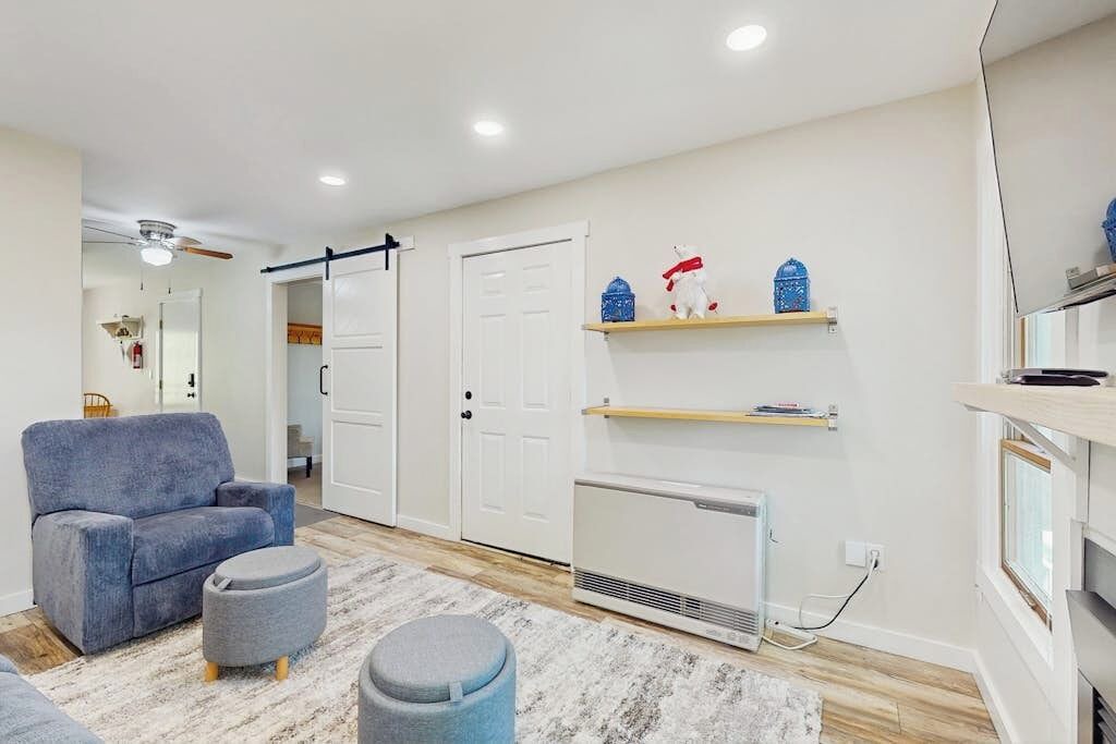 Photo of Livingroom in Warren