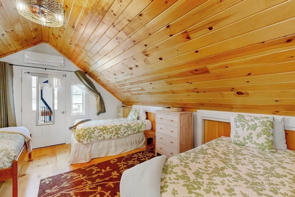 Photo of Bedroom in Warren
