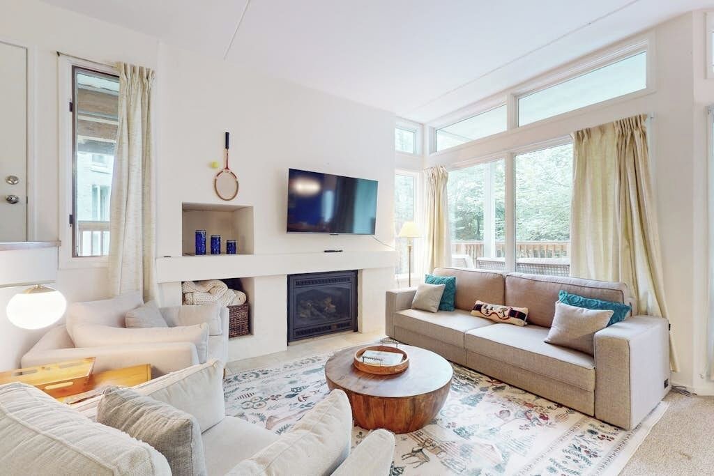Photo of Livingroom in Warren