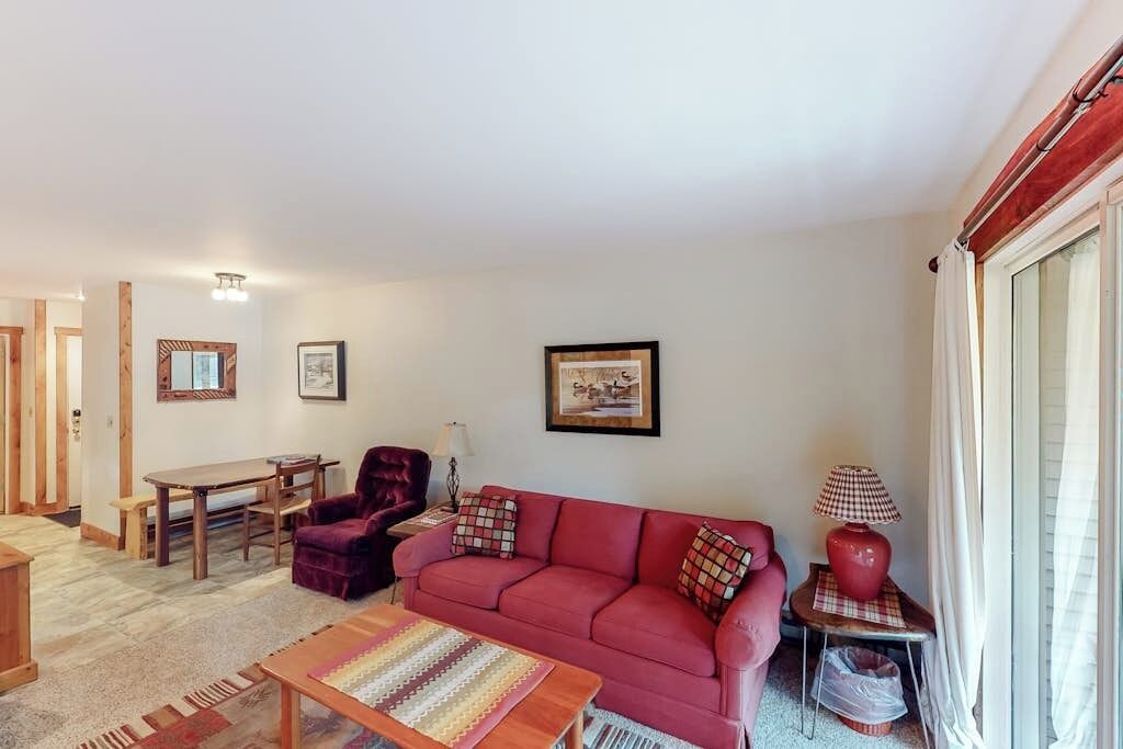 Photo of Livingroom in Warren