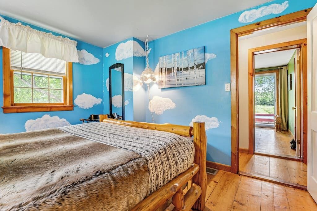 Photo of Bedroom in Roxbury