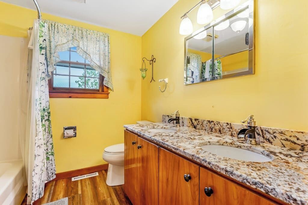Photo of Bathroom in Roxbury