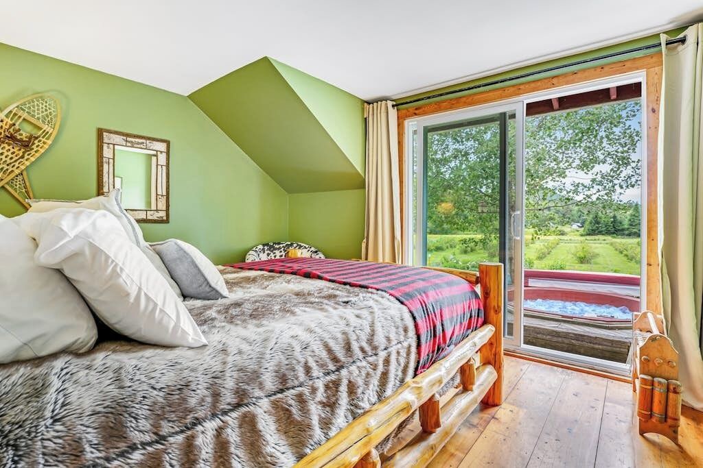 Photo of Bedroom in Roxbury
